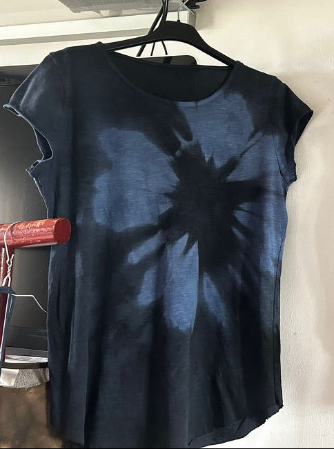 T-shirt fatte a mano- Blu/Grigio Floreale